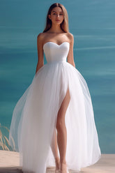 Weißes A-Linie Trägerloses Boho Strandkleid aus Tüll mit Schlitz